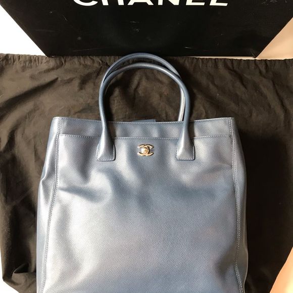 CHANEL Large Shopping Bag in Blue NWT and dust bag - Picture 2 of 9
